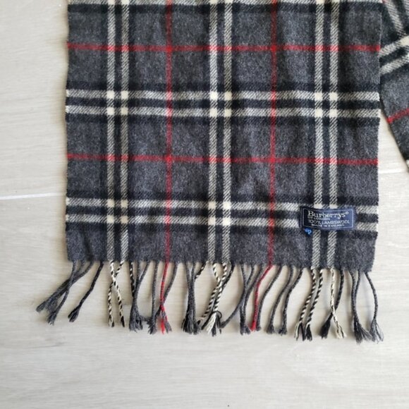 BURBERRY - Scarf - Picture 8 of 13